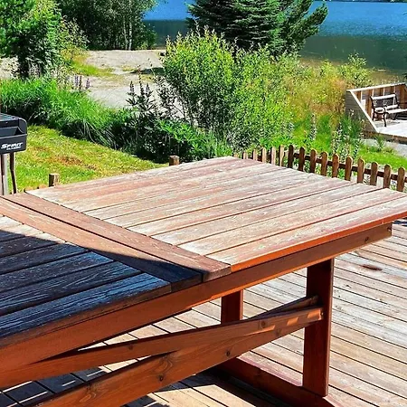 8 Person In J Rpeland Nyaraló Jørpeland